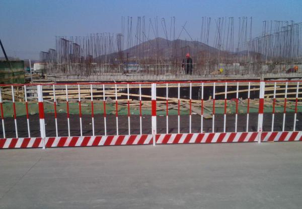 1523151405366028.jpg 護(hù)欄網(wǎng),市政護(hù)欄網(wǎng),欄網(wǎng)廠家