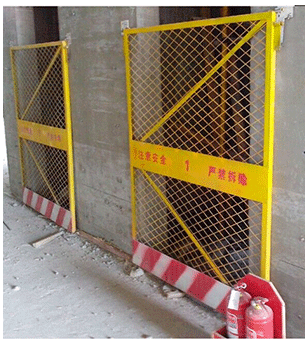 1523177800657009.gif 護(hù)欄網(wǎng),市政護(hù)欄網(wǎng),欄網(wǎng)廠家