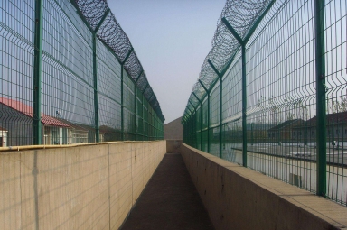 鋼網(wǎng)墻監(jiān)獄護欄網(wǎng)